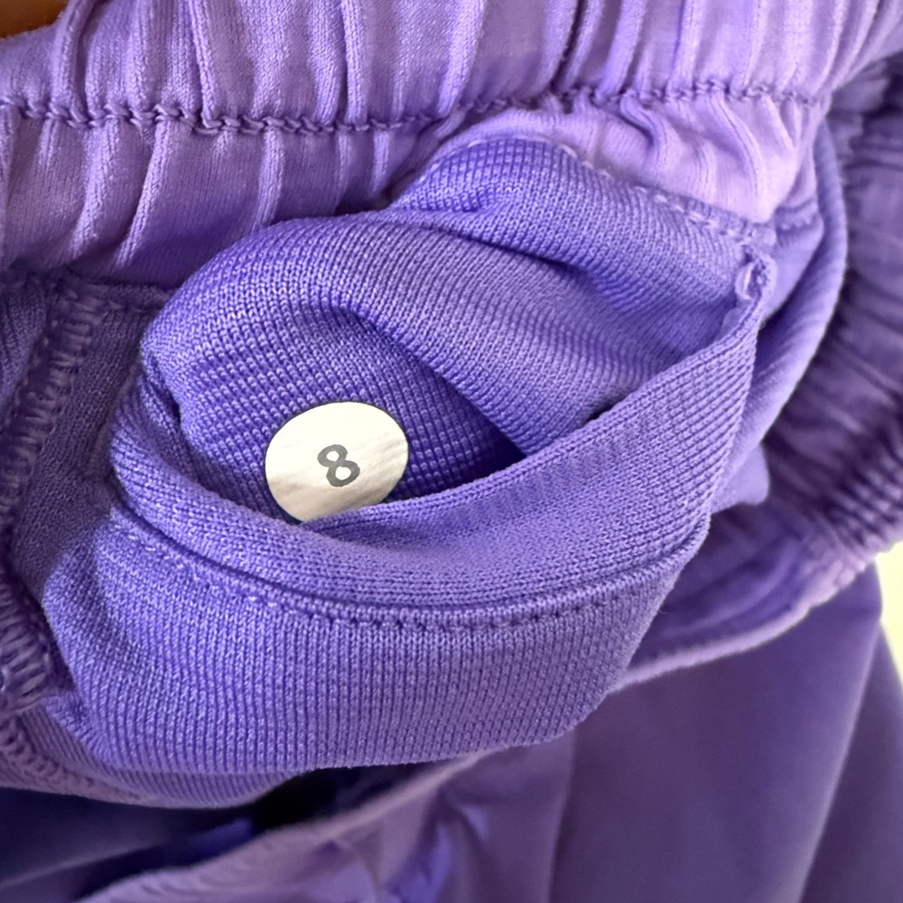Lululemon low rise lined hotty hot shorts size 2.5" size 8 purple EUC - Picture 9 of 11